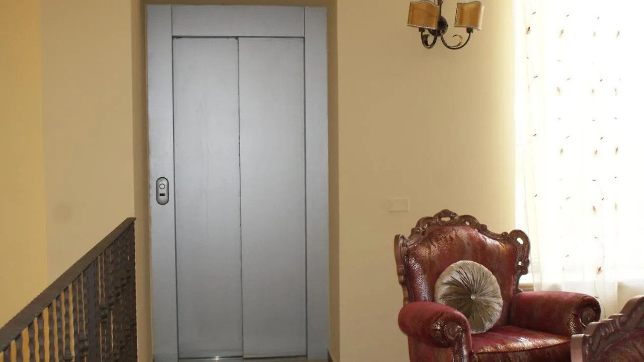 Mimi Hotel 利卡塔